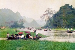 Cuộc đời sau ống kính: Chùa Hương, mùa hoa gạo 30 năm trước