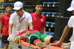 Thủ môn phải đi cấp cứu trong trận cầu xuất hiện bàn thắng nhanh nhất giải futsal VĐQG 2023