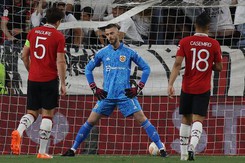 Maguire và De Gea liên tiếp sai lầm, MU thua tức tưởi Sevilla, dừng bước tại tứ kết Europa League