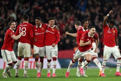 MU giờ chỉ còn một mục tiêu: Chặn Man City “ăn ba”