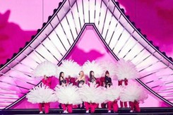 Xu hướng K-pop toàn cầu mới nhất: hiện đại kết hợp truyền thống