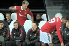 Lisandro Martinez hục hặc khi bị thay ra, Ten Hag nói gì?