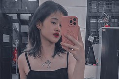 Nữ cầu thủ U19 Việt Nam khoe nội y như người mẫu