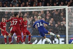 Sau khi sa thải HLV, Chelsea suýt đánh bại Liverpool trong trận đấu có 2 bàn thắng bị tước