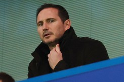 Với động thái này, Lampard đã sẵn sàng ngồi vào ghế nóng ở Chelsea?
