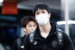 CĐV nổi cáu vì Công Phượng chỉ được Yokohama cho đá 2 phút bù giờ