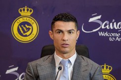 Tin nóng bóng đá sáng 7/4: Ronaldo lên tiếng trước khả năng tái ngộ Mourinho, MU bị phạt