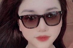 Người yêu sao HAGL cực ‘cháy’ với bikini tại bể bơi