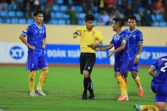Ban Trọng tài VFF kết luận khó tin về vụ ‘bẻ còi’ sân Thiên Trường