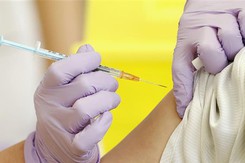 Thúc đẩy tiêm vaccine phòng Covid-19, đặc biệt là các trường hợp nguy cơ cao