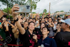 ‘Lật mặt’ 6 vượt doanh thu những ngày đầu công chiếu ‘Nhà bà Nữ’, fan kì vọng Lý Hải phá kỉ lục của Trấn Thành