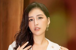 Mai Phương Thúy khoe ảnh dịp lễ, bất ngờ làm rõ nghi vấn tin sinh con cho đại gia