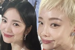 Song Hye Kyo chụp ảnh với đồng nghiệp, Tóc Tiên bất ngờ bị gọi tên