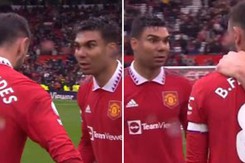 Casemiro quát thẳng mặt Bruno Fernandes vì sai lầm ngu ngốc khiến CĐV MU thích thú