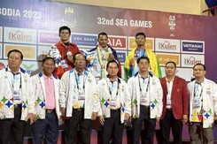 Võ sĩ Việt Nam đổ máu vẫn chiến đấu đến cùng, dân mạng cảm phục tinh thần Việt Nam ở SEA Games 32