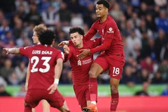 Sao trẻ tỏa sáng, Liverpool quyết đua top 4 với MU và Newcastle