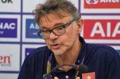 HLV Troussier: ‘Tấm HCĐ không làm thỏa mãn người hâm mộ’