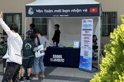 Văn Toàn được tạo điều kiện đặc biệt ở Seoul E-land, CLB Hàn Quốc làm fan-service tốt như các idol Kpop
