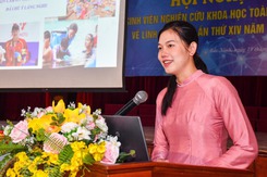 Ánh Viên cực xinh khi mặc áo dài nhận giải nhất nghiên cứu bơi lội, nhận vạn lời khen từ dân mạng