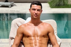 Tin nóng bóng đá tối 22/5: Ronaldo nhận lời mời trở lại châu Âu chơi bóng