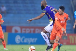 HLV Phan Thanh Hùng thở phào khi cầm hòa Hà Nội FC