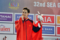 Hotboy Đinh Phương Thành từ cậu bé nghị lực bị suy sinh dưỡng trở thành kỷ lục gia của TDDC Việt Nam