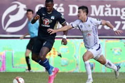 Hàng thủ mắc sai lầm ngớ ngẩn, Hà Nội sảy chân đầy nuối tiếc trước HAGL, nối dài chuỗi trận thất vọng