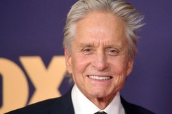 Michael Douglas nhận Cành cọ Vàng danh dự tại LHP Cannes