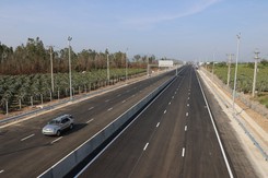 Phạt 17 triệu đồng, tước bằng 6 tháng với tài xế đi ngược chiều trên cao tốc Phan Thiết – Dầu Giây