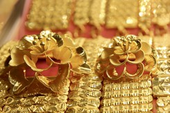 Giá vàng sáng 5/5 biến động trái chiều