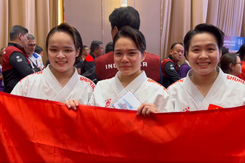 VĐV Karate bật khóc, xúc động nghẹn ngào sau khi giành HCV đầu tiên cho đoàn Việt Nam