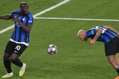 Lukaku lại tấu hài, cản phá cơ hội ghi bàn của đồng đội ở chung kết Champions League