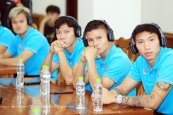 Quang Hải cùng tuyển Việt Nam ‘cắp cặp’ đi học, dự Hội thảo do UEFA tổ chức