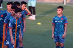 HLV Troussier và ngôi sao Quang Hải