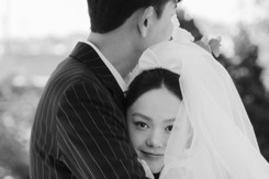 Một năm sau ngày cưới, Minh Hằng mới khoe cận mặt chồng