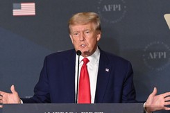 Số tiền quyên góp tranh cử cho cựu Tổng thống Donald Trump tiếp tục tăng mạnh
