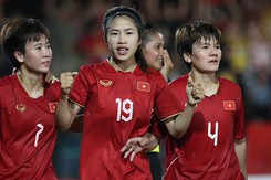 Thanh Nhã bứt tốc xé gió, ghi bàn thắng lịch sử cho ĐT nữ Việt Nam, được fan so sánh với siêu sao đẳng cấp thế giới