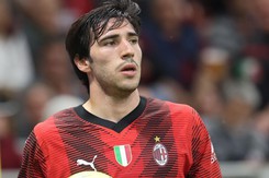 Milan có cả đống tiền từ vụ bán Tonali mà vẫn hoang mang