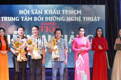 NSƯT Trịnh Kim Chi: Tôi vừa giảng dạy vừa… đi học cùng Hoài Linh