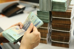 Xe sang, biệt thự hạ giá hàng tỷ đồng vẫn khó thanh lý, thu hồi nợ