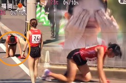 Nữ VĐV điền kinh gãy chân vẫn bò về đích, đồng đội bật khóc vì thương, hàng triệu CĐV thế giới phải ngả mũ khâm phục