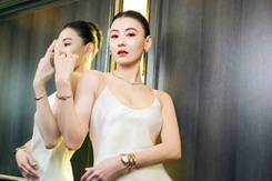 Khó tin trước vóc dáng sau 3 lần sinh con của ngọc nữ Trương Bá Chi