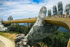 Cầu Vàng trong danh sách 10 cây cầu mang tính biểu tượng thế giới