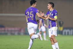 Văn Quyết chưa thể trở lại ‘cứu’ Hà Nội FC