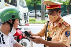 Hà Nội siết chặt vi phạm nồng độ cồn dịp cuối năm