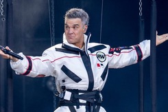 Robbie Williams và màn trở lại hoành tráng của 