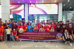 Đội tuyển Việt Nam nhận 'doping tinh thần' từ CĐV Malaysia trước thềm đối đầu nảy lửa