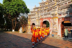 Lễ Hạ nêu khép lại Tết Nguyên đán tại Đại Nội Huế