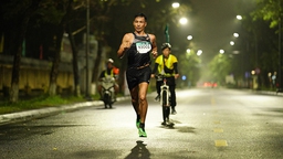 Runner Việt Nam phá kỷ lục marathon, nhận danh hiệu 'người chạy nhanh nhất 2023', tiền thưởng lớn
