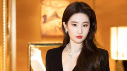 Loạt thị phi làm ‘sứt mẻ’ hình tượng hoàn hảo của Lưu Diệc Phi